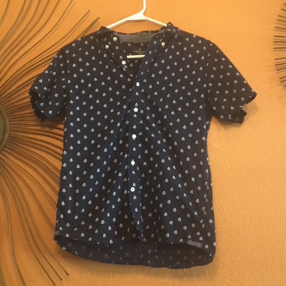 American Eagle button down tee